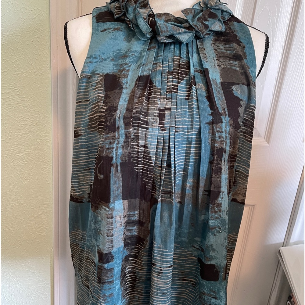 AK PM sleeveless lined multicolored top. Excellent condition